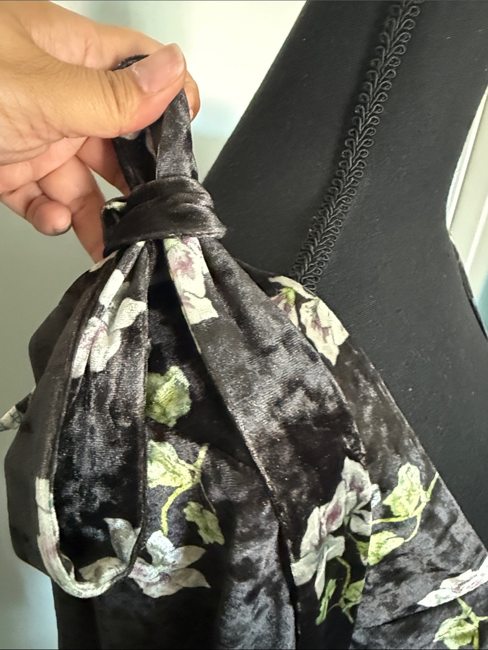 Anthropologie (Hutch) - Women's Black Floral Velvet Square-Neck Top | Sz XL - Picture 3 of 6